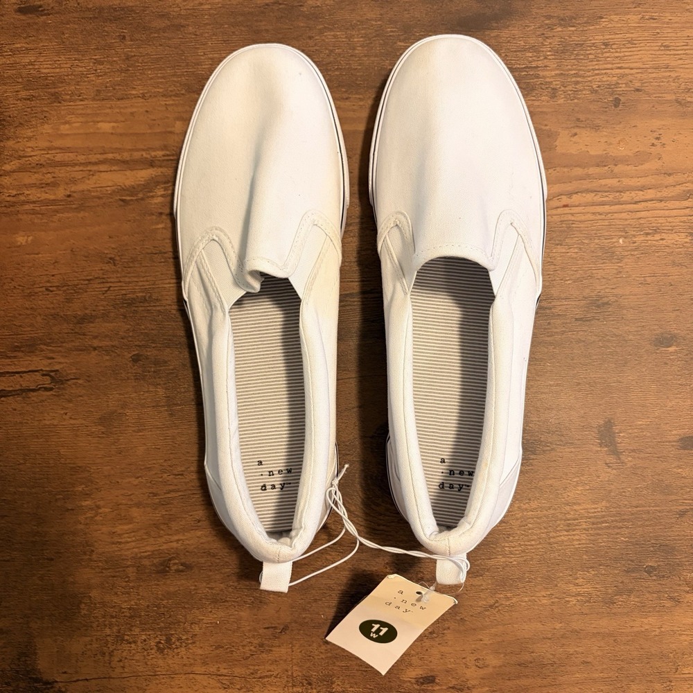 A New Day Millie Slip On Sneakers Womens 11W White Canvas Shoes Wide NWT